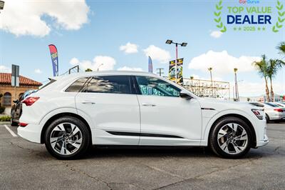 2022 Audi e-tron quattro Premium - Photo 10 - Long Beach, CA 90806