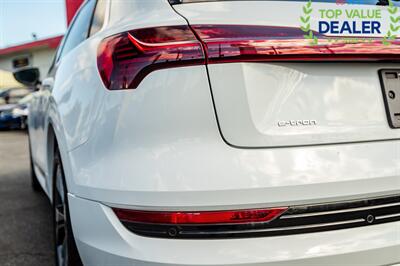 2022 Audi e-tron quattro Premium - Photo 6 - Long Beach, CA 90806