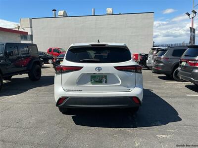2023 Toyota Highlander XLE   - Photo 6 - Long Beach, CA 90806