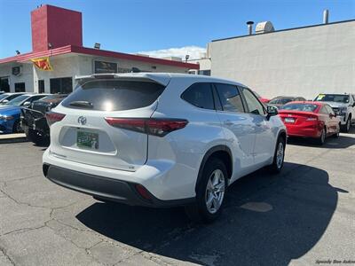 2023 Toyota Highlander XLE   - Photo 5 - Long Beach, CA 90806