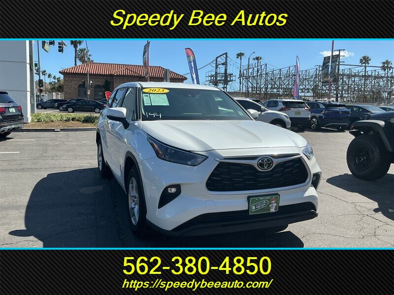 2023 Toyota Highlander XLE  