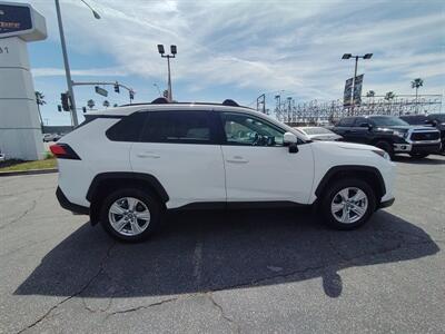 2021 Toyota RAV4 XLE   - Photo 4 - Long Beach, CA 90806