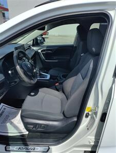 2021 Toyota RAV4 XLE   - Photo 5 - Long Beach, CA 90806