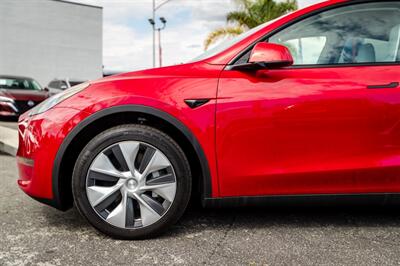 2023 Tesla Model Y Long Range - Photo 12 - Long Beach, CA 90806