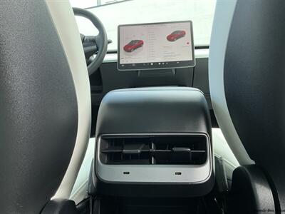 2023 Tesla Model Y Long Range   - Photo 15 - Long Beach, CA 90806