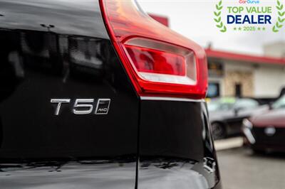 2021 Volvo XC40 T5 Momentum   - Photo 9 - Long Beach, CA 90806