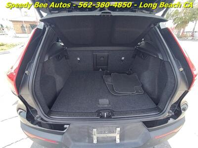 2021 Volvo XC40 T5 Momentum   - Photo 11 - Long Beach, CA 90806
