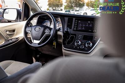 2020 Toyota Sienna L 7-Passenger   - Photo 29 - Long Beach, CA 90806