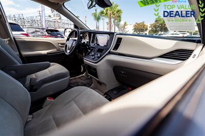 2020 Toyota Sienna L 7-Passenger   - Photo 27 - Long Beach, CA 90806