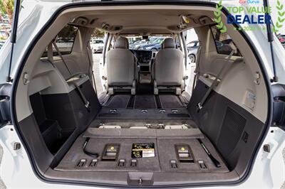 2020 Toyota Sienna L 7-Passenger   - Photo 26 - Long Beach, CA 90806