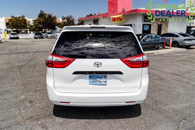 2020 Toyota Sienna L 7-Passenger   - Photo 5 - Long Beach, CA 90806