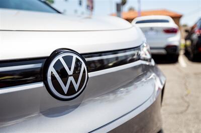 2023 Volkswagen ID.4 Pro S   - Photo 12 - Long Beach, CA 90806