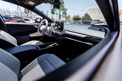 2023 Volkswagen ID.4 Pro S   - Photo 28 - Long Beach, CA 90806
