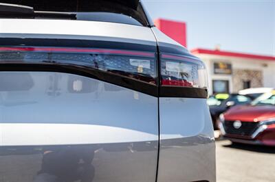 2023 Volkswagen ID.4 Pro S   - Photo 8 - Long Beach, CA 90806