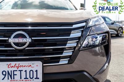 2024 Nissan Rogue SV - Photo 12 - Long Beach, CA 90806
