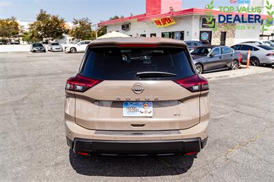 2024 Nissan Rogue SV - Photo 6 - Long Beach, CA 90806
