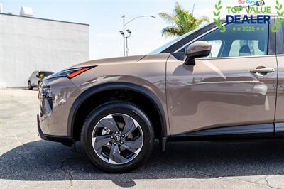 2024 Nissan Rogue SV - Photo 13 - Long Beach, CA 90806
