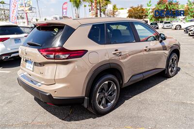 2024 Nissan Rogue SV - Photo 8 - Long Beach, CA 90806