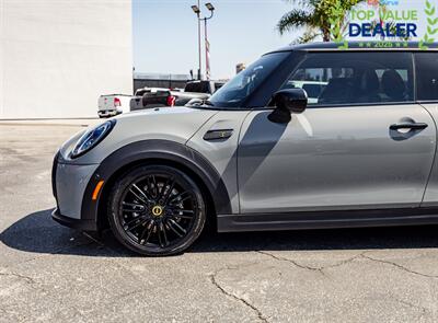 2022 MINI Hardtop 2 Door Cooper SE - Photo 15 - Long Beach, CA 90806