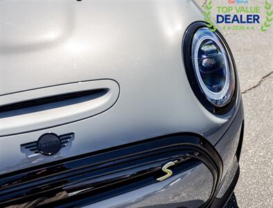 2022 MINI Hardtop 2 Door Cooper SE - Photo 13 - Long Beach, CA 90806