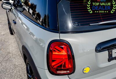 2022 MINI Hardtop 2 Door Cooper SE - Photo 5 - Long Beach, CA 90806