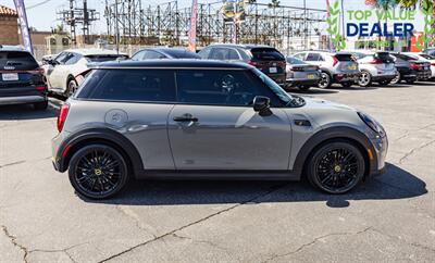 2022 MINI Hardtop 2 Door Cooper SE - Photo 11 - Long Beach, CA 90806