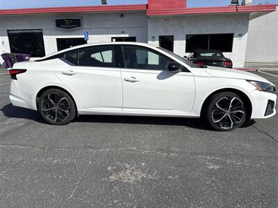 2024 Nissan Altima 2.5 SR   - Photo 2 - Long Beach, CA 90806