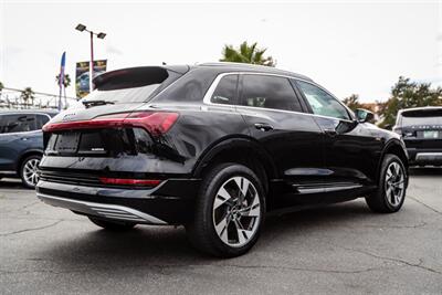 2022 Audi e-tron quattro Premium Plus - Photo 8 - Long Beach, CA 90806