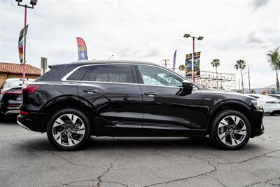 2022 Audi e-tron quattro Premium Plus - Photo 9 - Long Beach, CA 90806