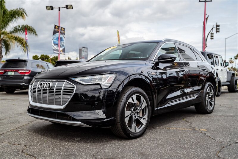 2022 Audi e-tron quattro Premium Plus   - Photo 1 - Long Beach, CA 90806