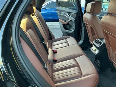 2022 Audi e-tron quattro Premium Plus  + - Photo 22 - Long Beach, CA 90806