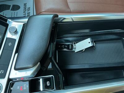 2022 Audi e-tron quattro Premium Plus  + - Photo 13 - Long Beach, CA 90806