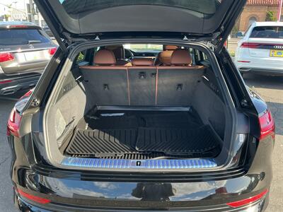 2022 Audi e-tron quattro Premium Plus  + - Photo 10 - Long Beach, CA 90806