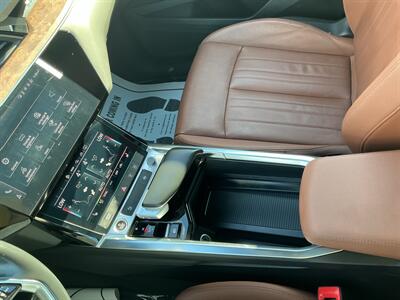 2022 Audi e-tron quattro Premium Plus  + - Photo 8 - Long Beach, CA 90806