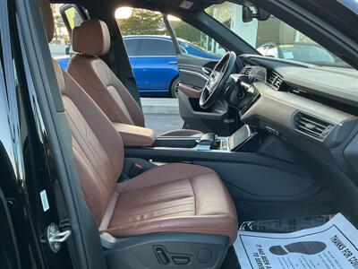 2022 Audi e-tron quattro Premium Plus  + - Photo 25 - Long Beach, CA 90806