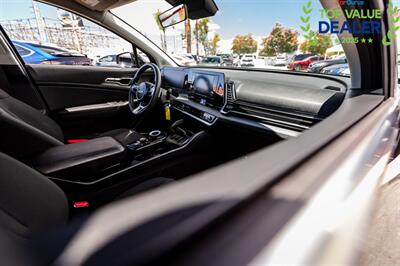 2023 Kia Sportage Hybrid LX - Photo 28 - Long Beach, CA 90806