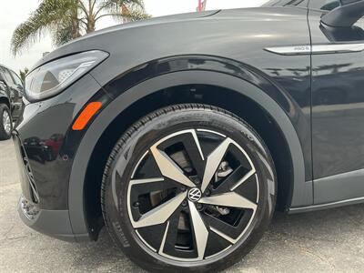 2023 Volkswagen ID.4 Pro S   - Photo 8 - Long Beach, CA 90806