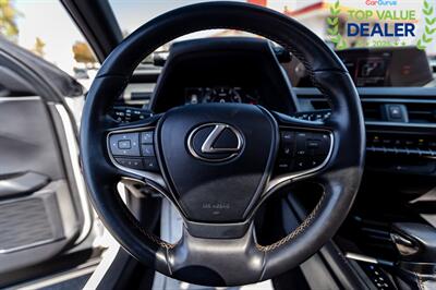 2019 Lexus UX 200 Luxury   - Photo 17 - Long Beach, CA 90806