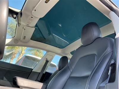 2018 Tesla Model 3 Long Range   - Photo 9 - Long Beach, CA 90806