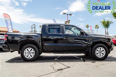 2022 Nissan Frontier SV   - Photo 9 - Long Beach, CA 90806
