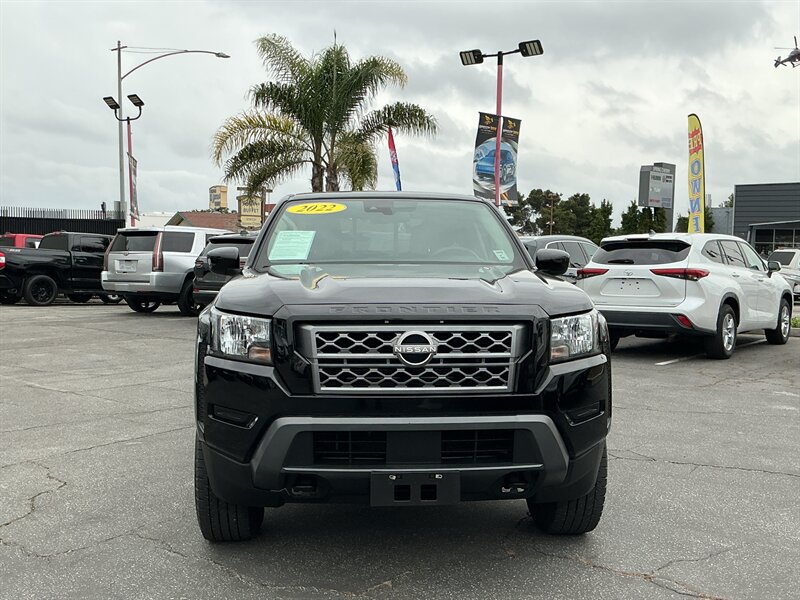 Super Black 2022 Nissan Frontier SV Crew Cab 4WD Pickup Truck Four-Wheel Drive Automatic