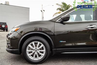 2017 Nissan Rogue Hybrid SL - Photo 13 - Long Beach, CA 90806