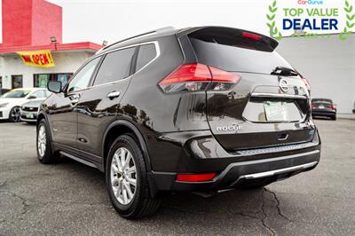 2017 Nissan Rogue Hybrid SL - Photo 4 - Long Beach, CA 90806