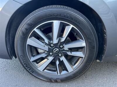 2025 Nissan Versa SV   - Photo 17 - San Diego, CA 92126