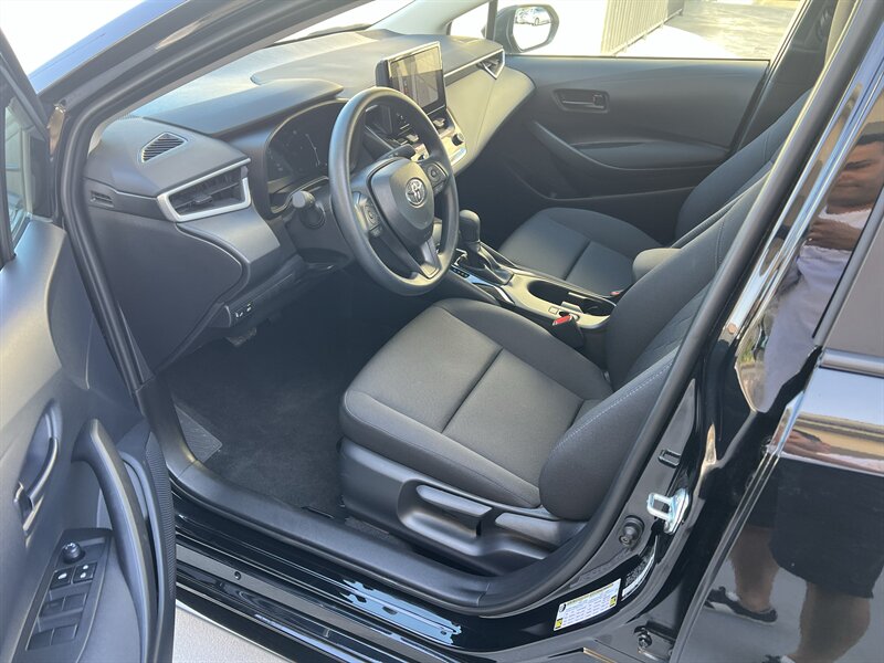 2026 Toyota Corolla LE - Photo 9