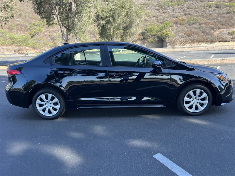 2026 Toyota Corolla LE - Photo 4