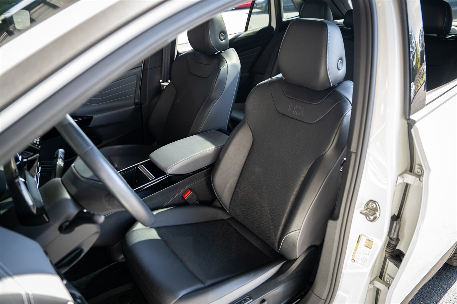 2023 Volkswagen ID.4 Pro S   - Photo 26 - Renton, WA 98057