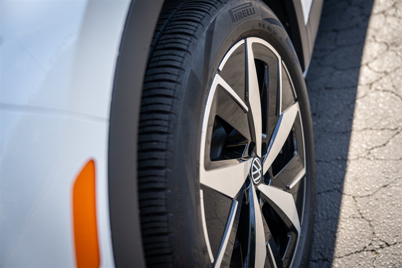 2023 Volkswagen ID.4 Pro S   - Photo 5 - Renton, WA 98057