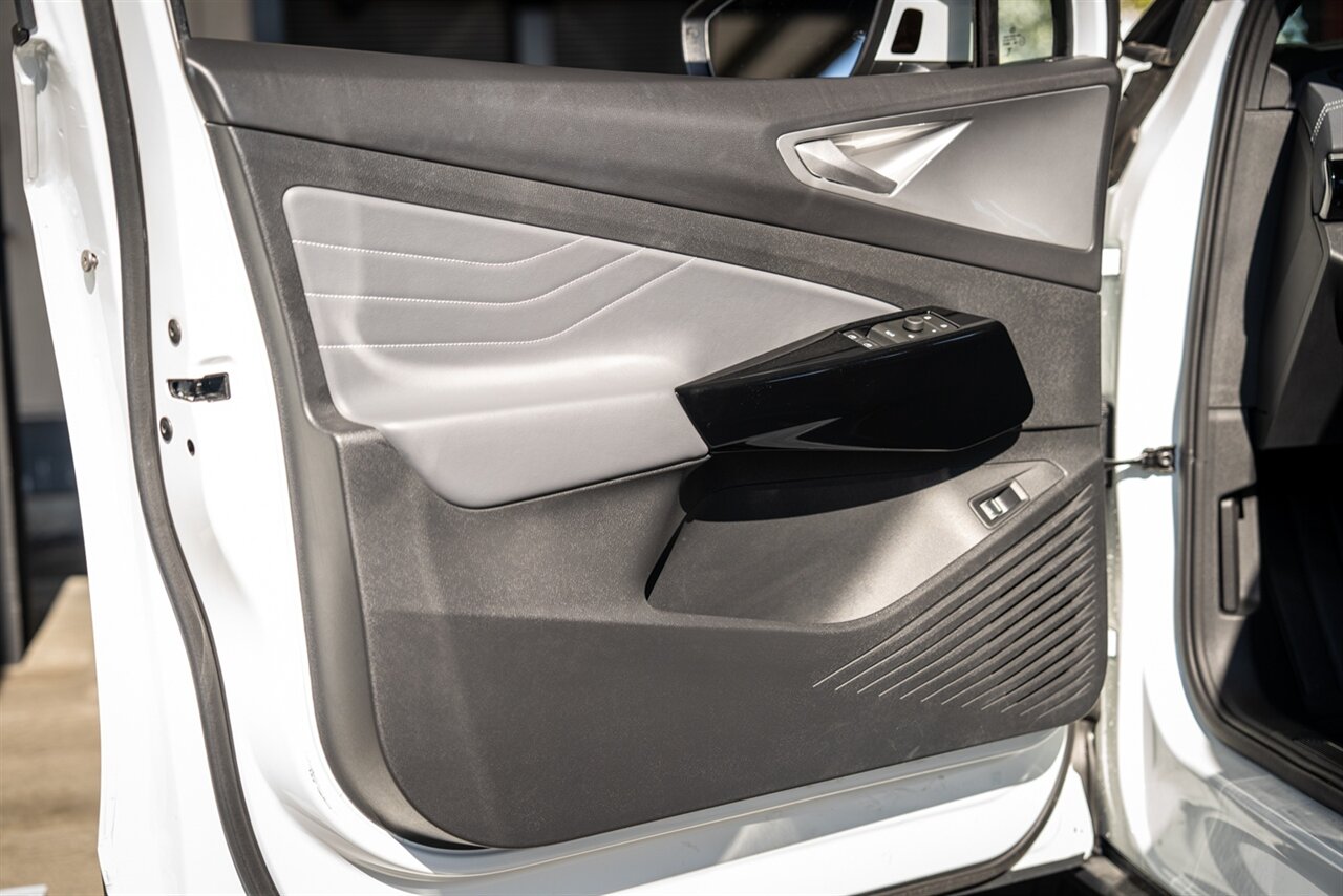 2023 Volkswagen ID.4 Pro S   - Photo 28 - Renton, WA 98057