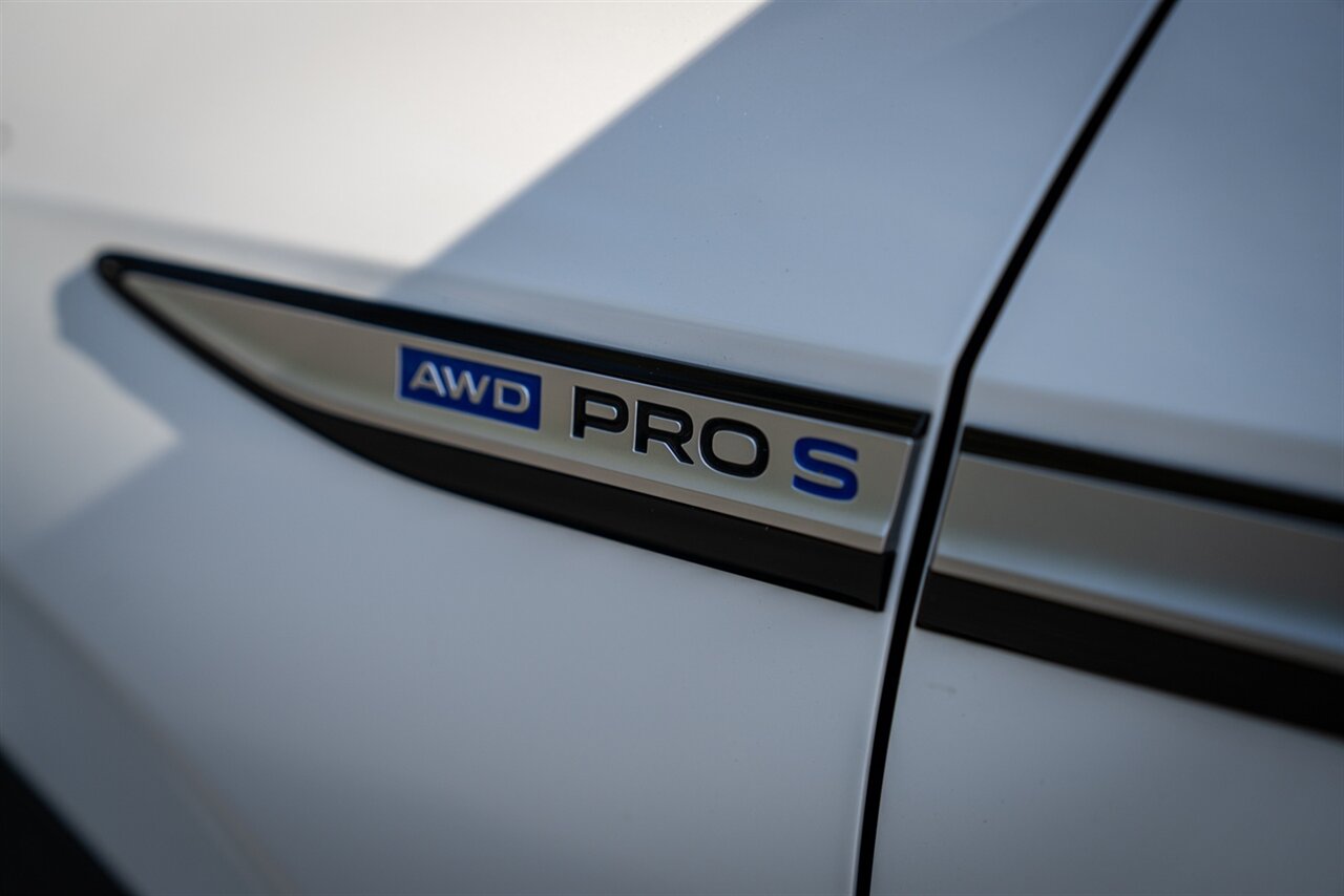 2023 Volkswagen ID.4 Pro S   - Photo 7 - Renton, WA 98057